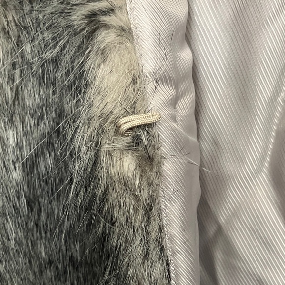 Banana Republic Gray Faux Fur Vest - Picture 4 of 6